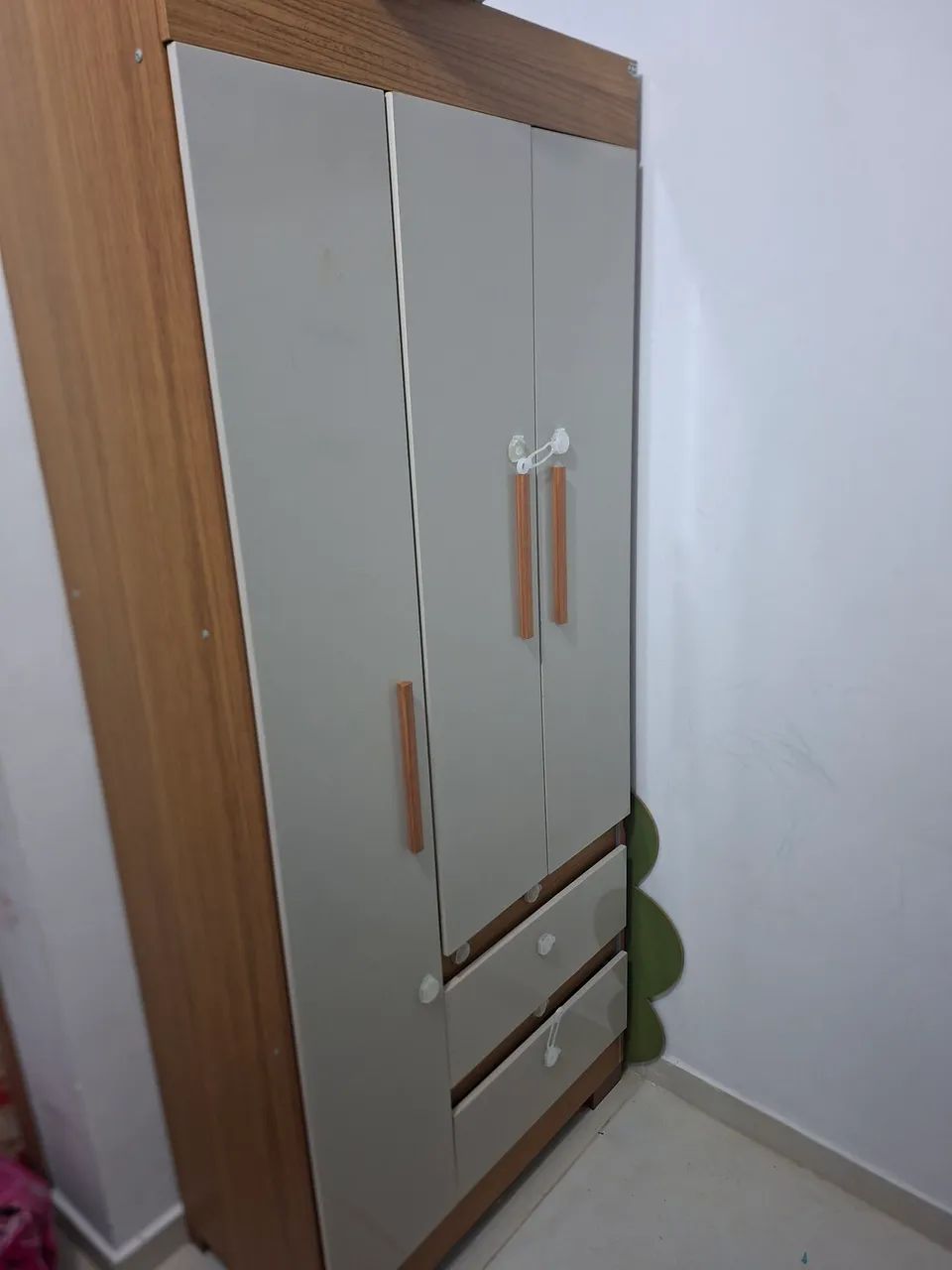 Guarda-roupas adulto + infantil - Foto 2