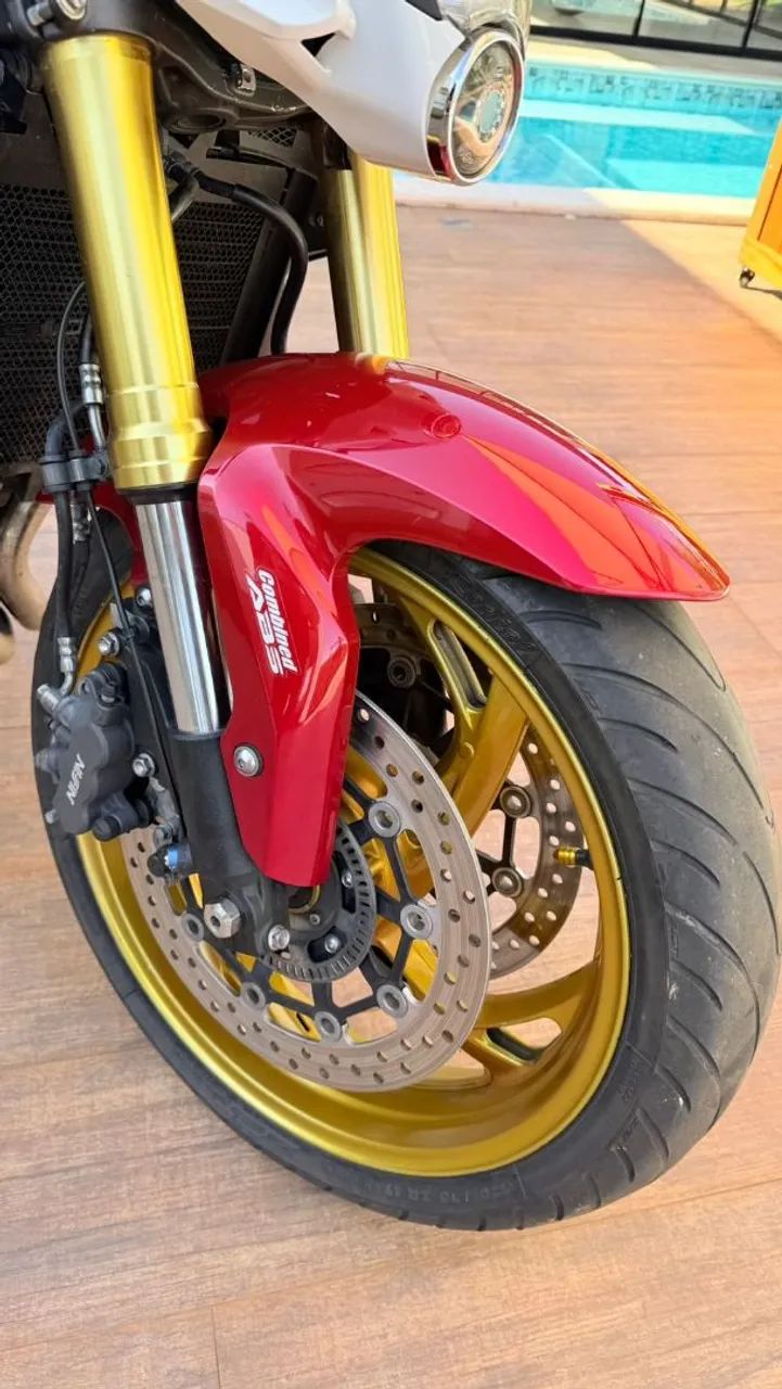 CB 1000 - Foto 2