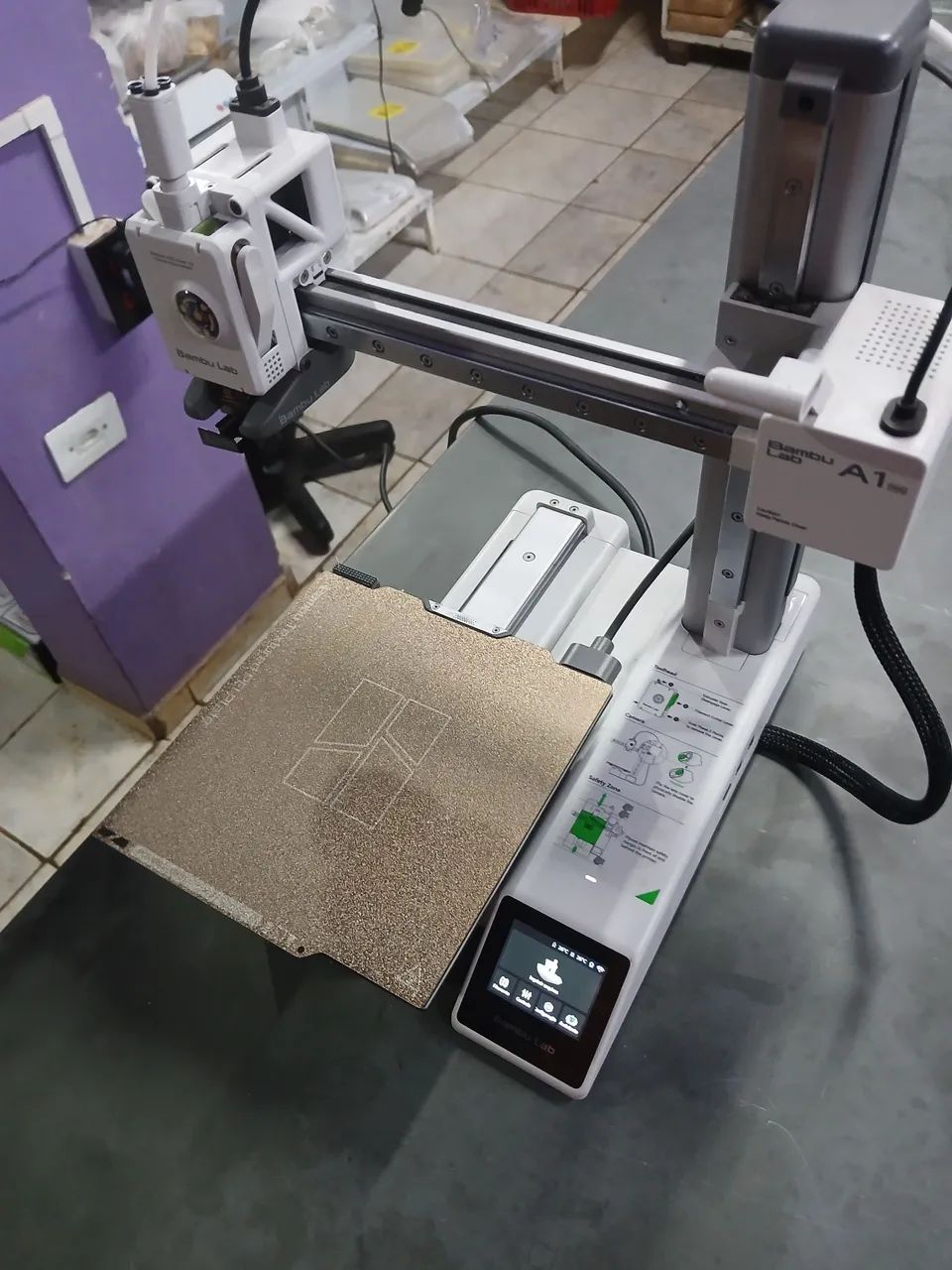 Impressora 3D Bambulab A1 Mini apenas 1 Mes de Uso
