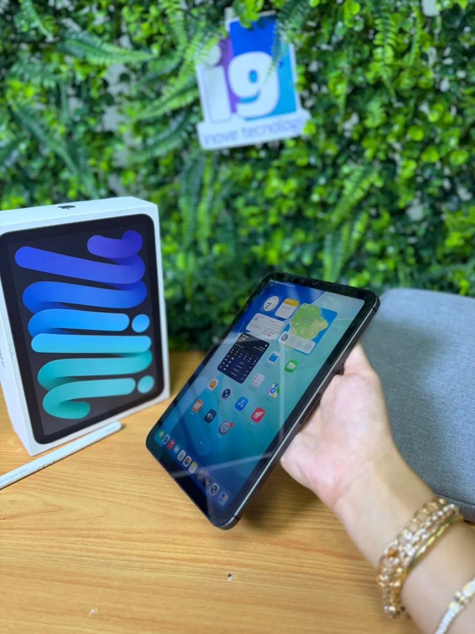 iPad mini 6° geração Wi-Fi + Celular A2568 256GB Space Gray