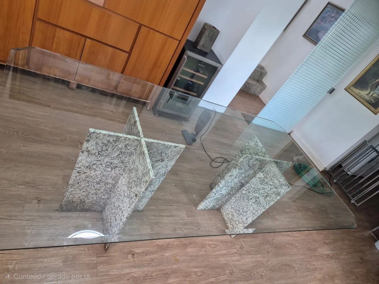mesa com tampo de vidro 12mm bisotado e base em mármore  - Foto 4