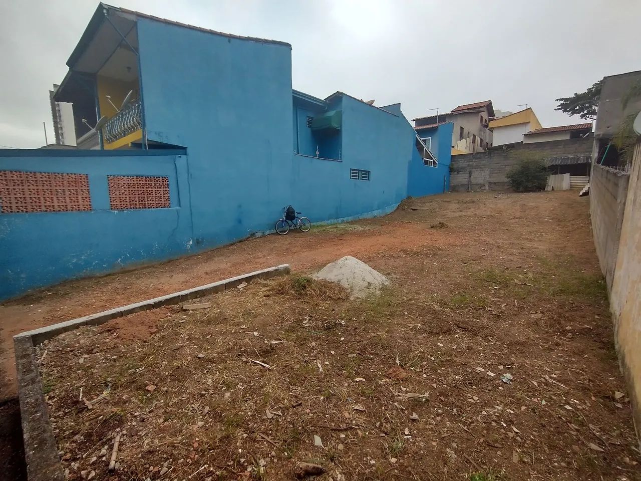 Alugo terreno 300 mts