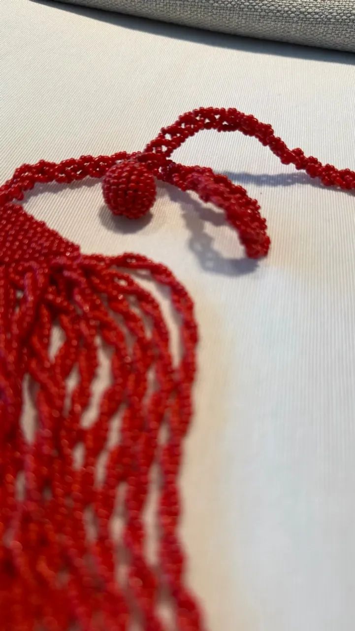 Maxi Colar Vermelho de Miçangas - Múltiplas Camadas - Foto 2