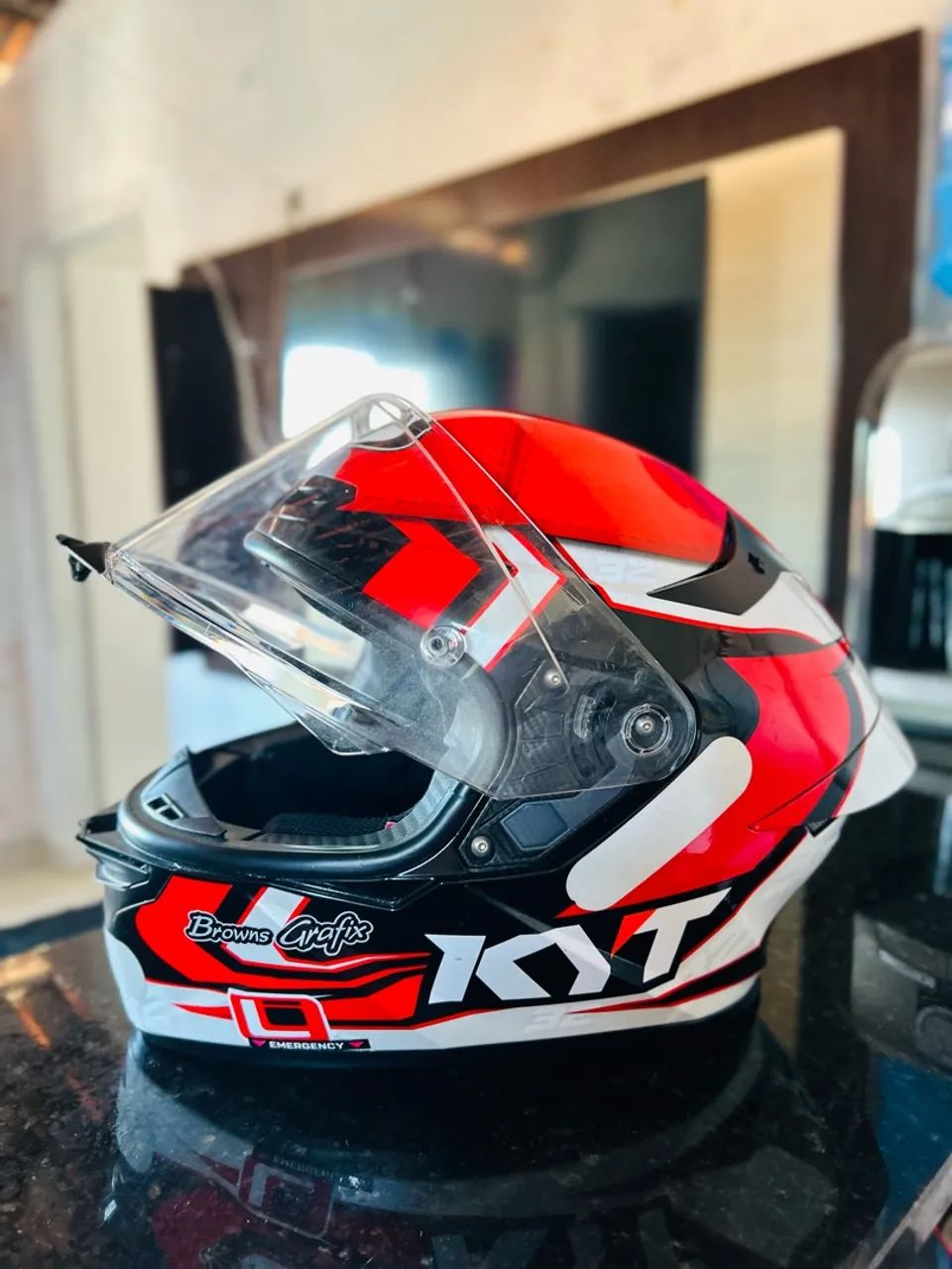 Capacete KYT