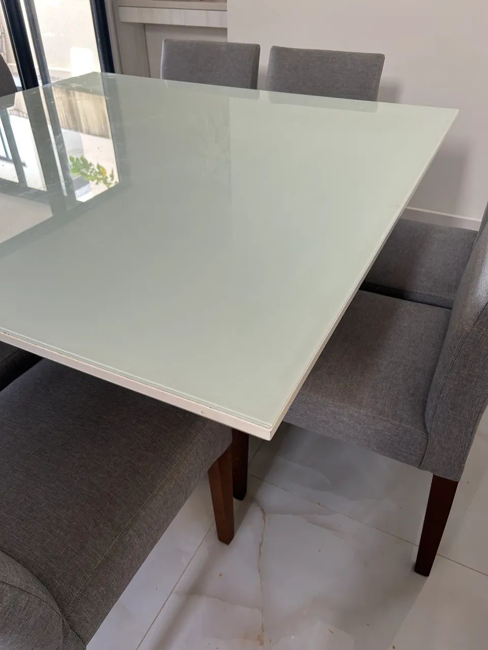 Mesa de jantar e 8 cadeiras - Foto 4