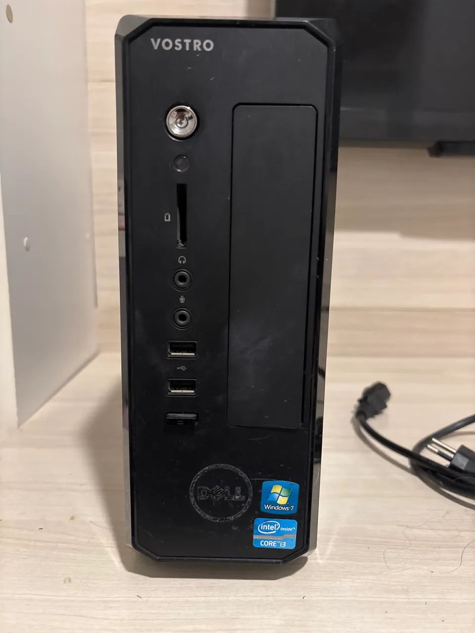 Computador Dell Vostro Desktop - Intel Core i3 | 16 GB RAM