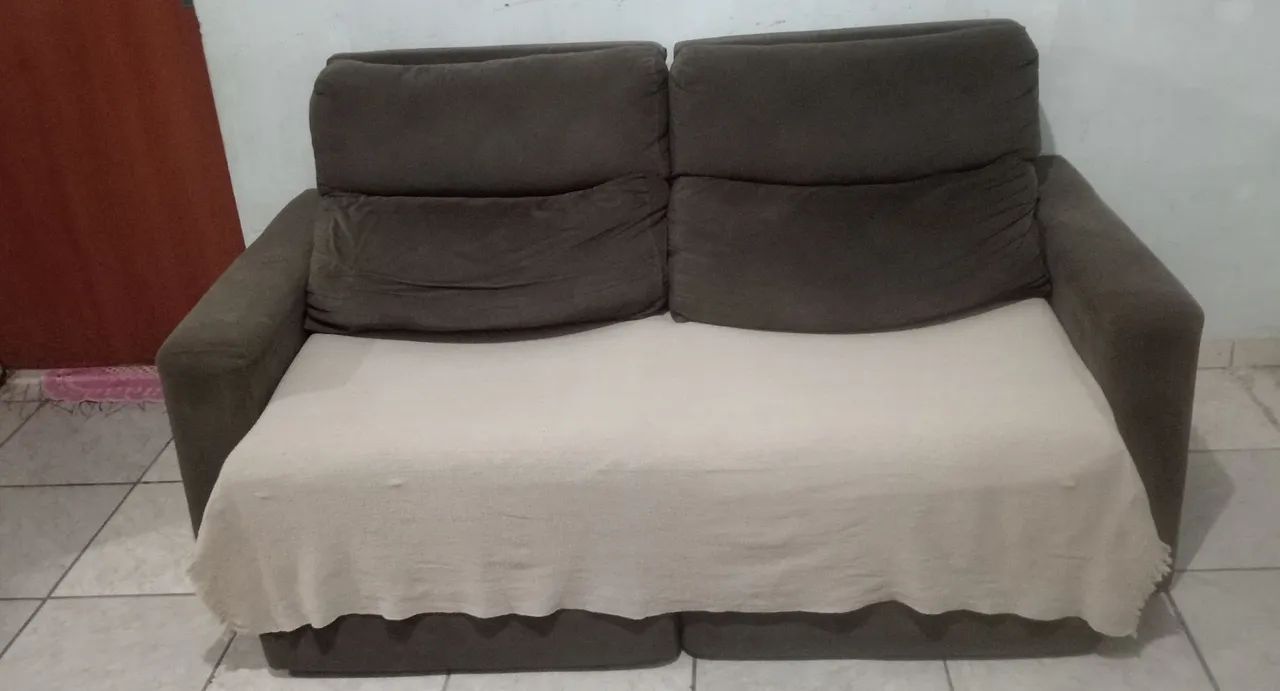 Sofá retrátil e inclinável 
