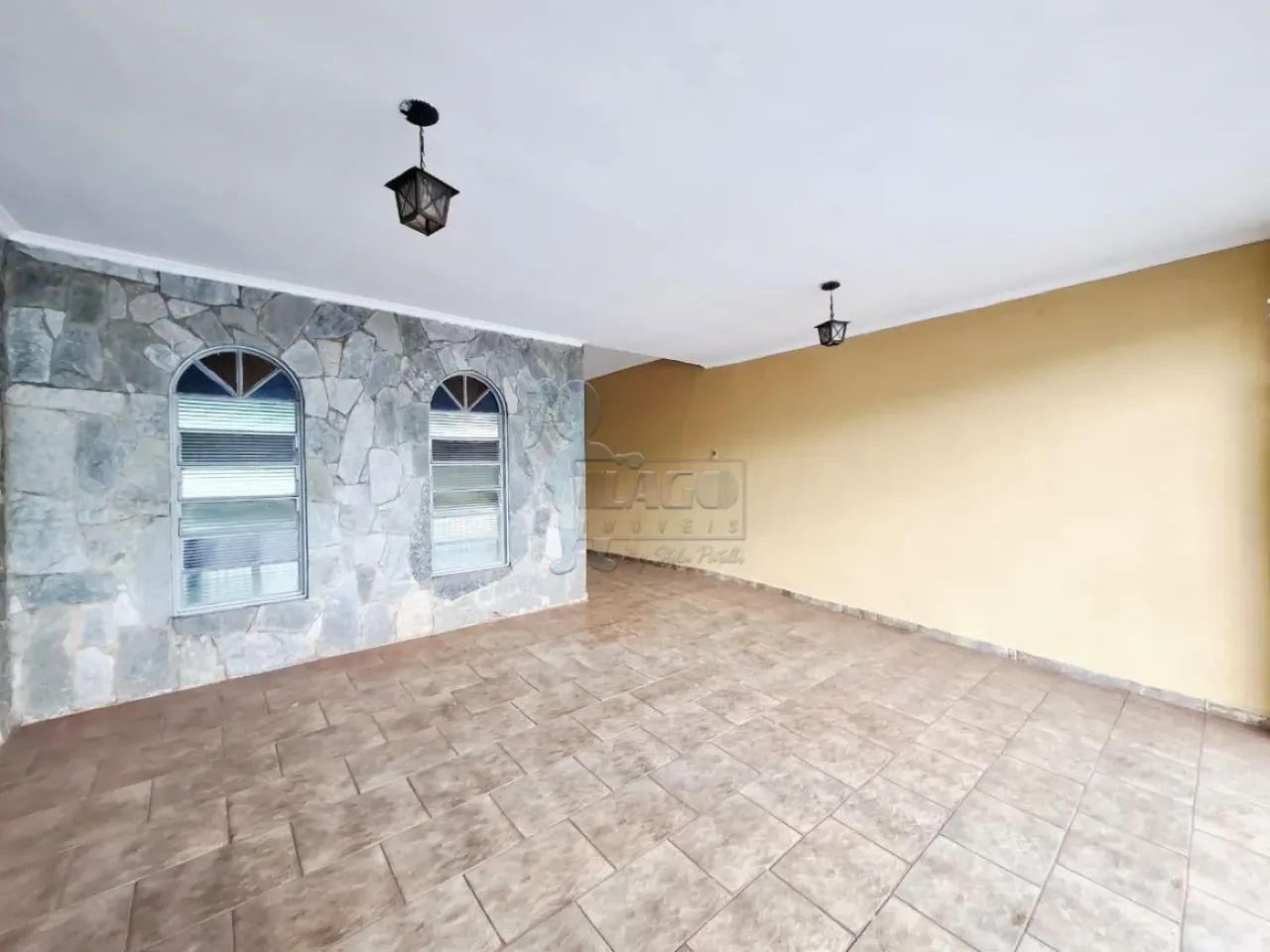 Casa de 142m² com 02 quartos - Vila Tibério