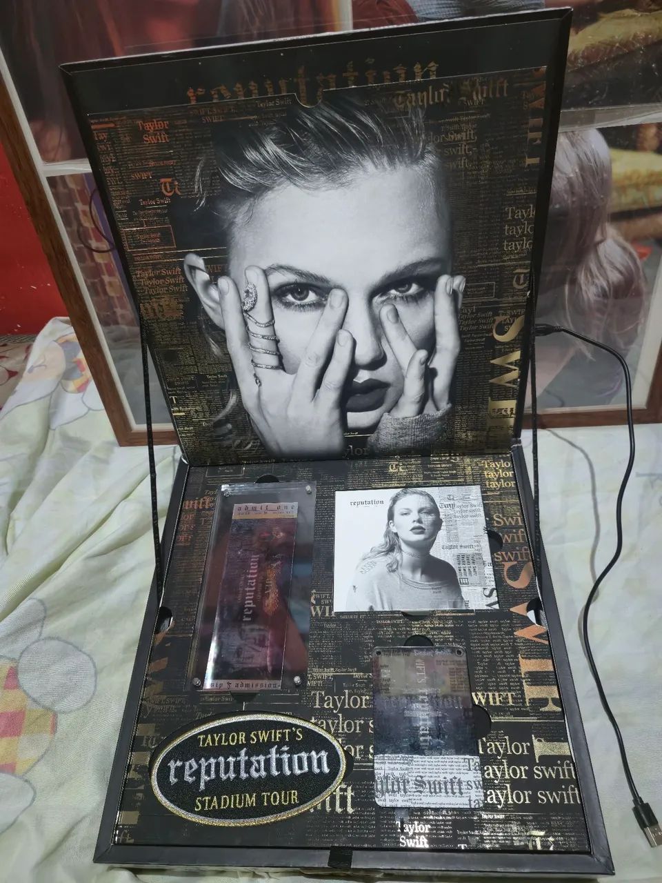 Taylor swift VIP Box Reputation Stadium Tour completa - Hobbies e