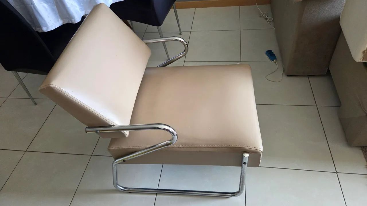 Poltrona confortável bege