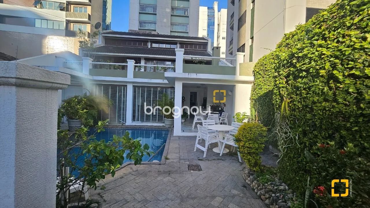 Casa à venda no Centro com 4 dormitórios - Foto 2