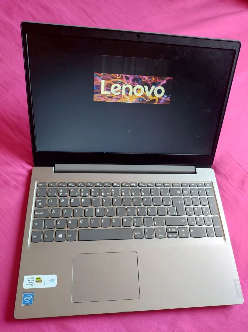 Notebook Lenovo tela vazada