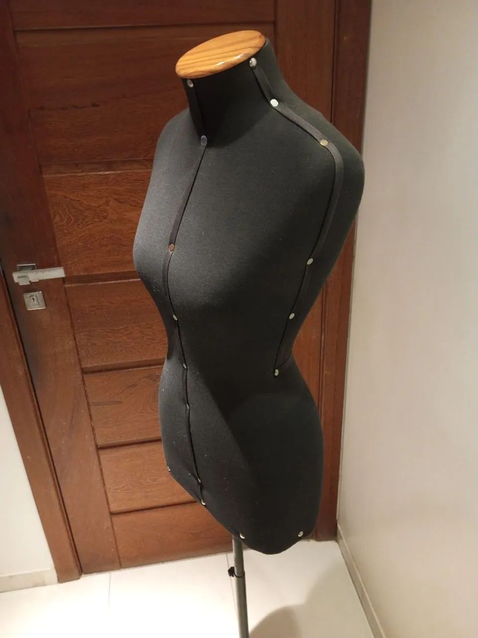 Manequim feminino {TECIDO} [POUCO USADO] - Foto 3