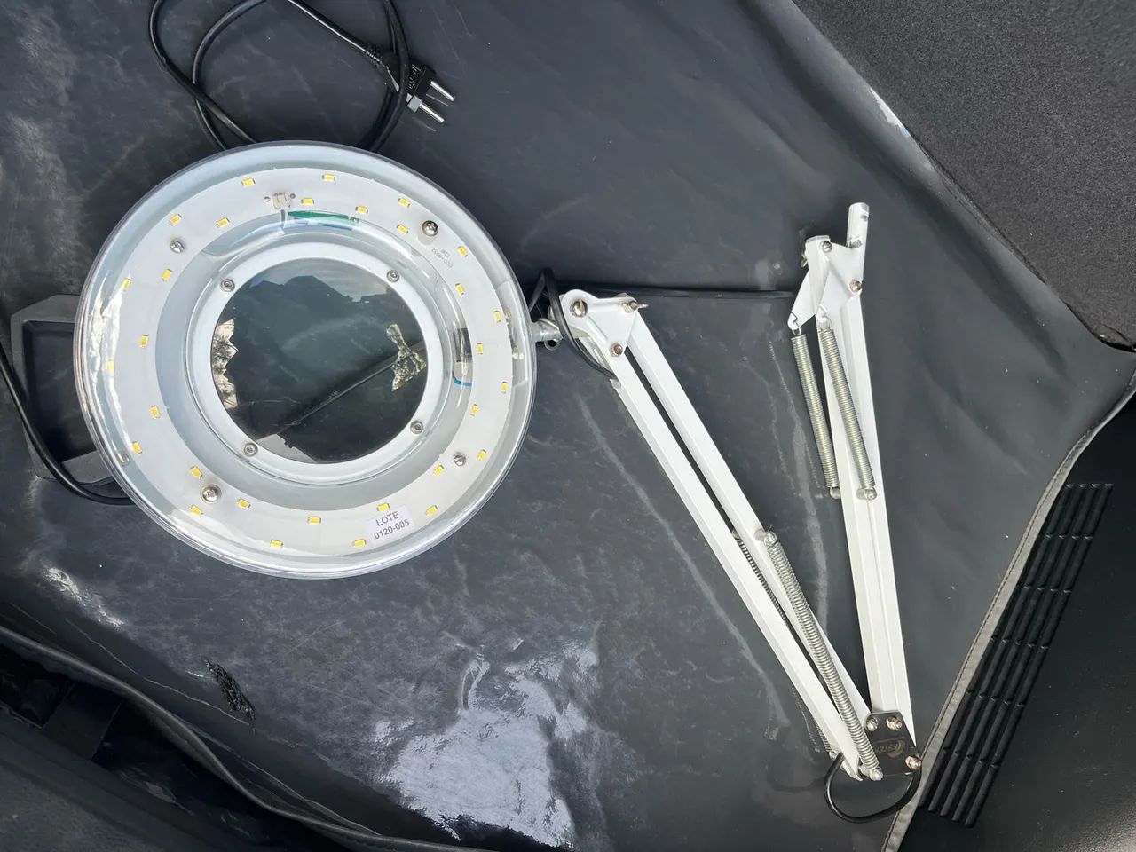 Lupa para consultório (luz de Led)