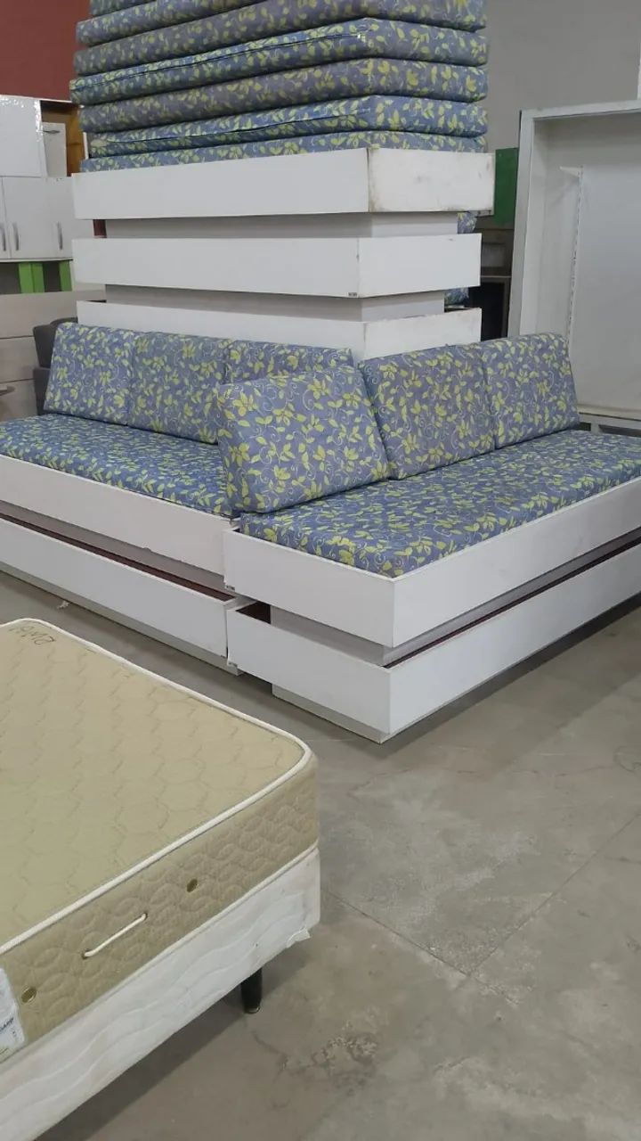 Sofá de madeira bloco com 3 lugares