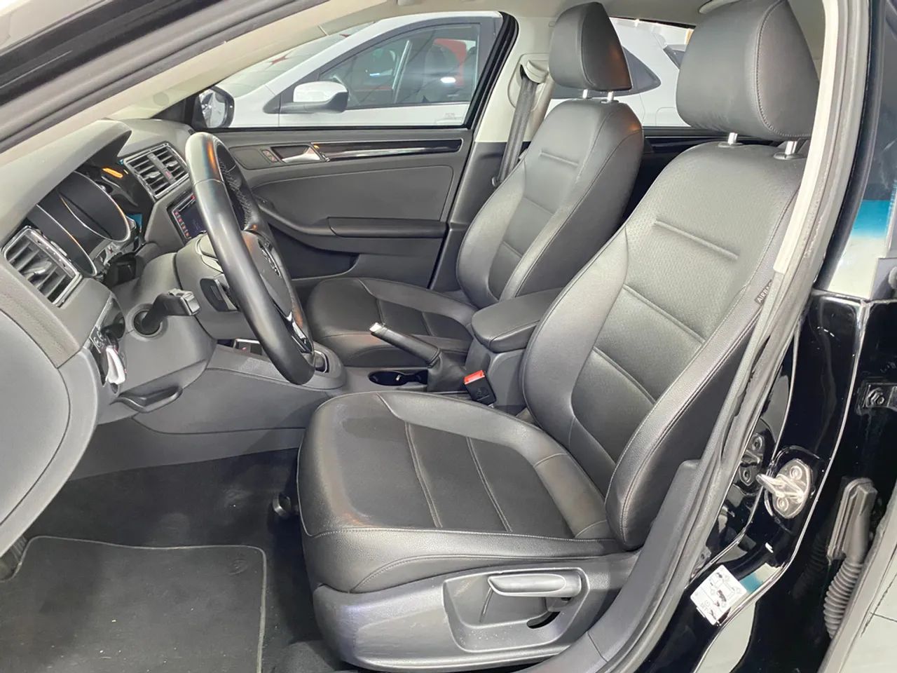 Volkswagen Jetta Highline 2.0 TSI 16V 4p Tiptronic, foto 10 de 15
