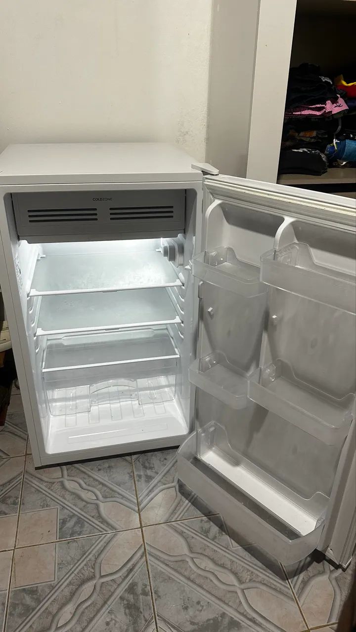 Frigobar Electrolux branco 