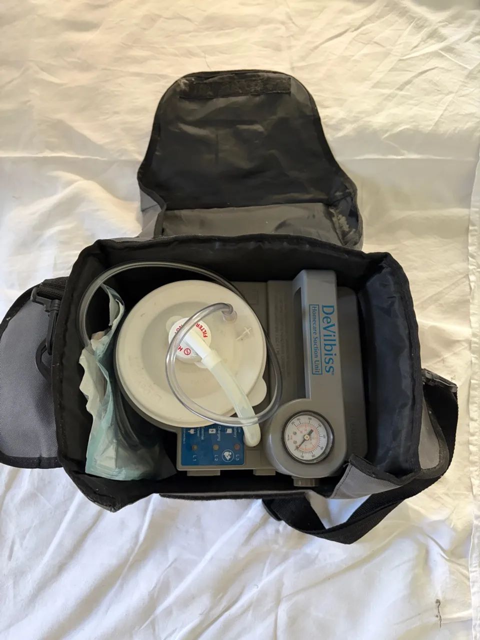 Aspirador de Secreção  salivar Portátil DeVilbiss 7305 + Bolsa + Acessórios