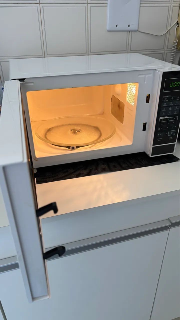 Microondas Midea 20L - Foto 2