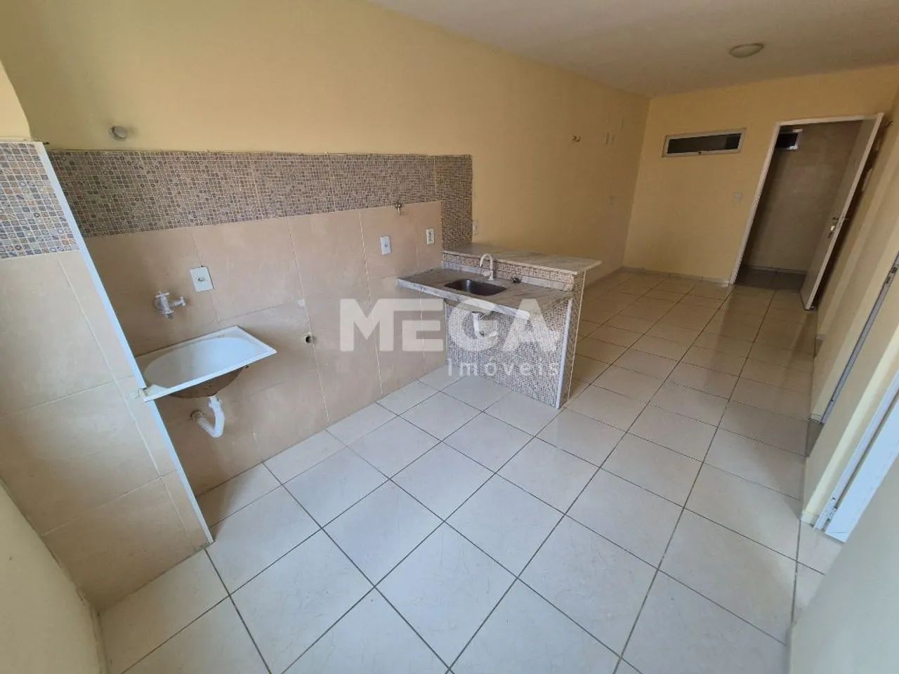 Apartamento com 2 quartos no bairro Cajazeiras em Fortaleza, CE - Foto 5