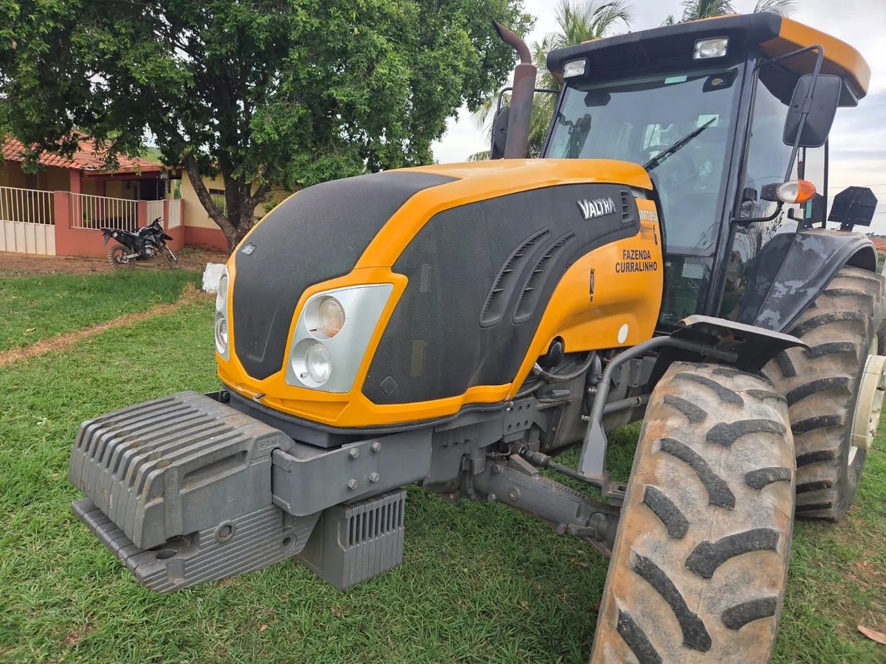 Trator Valtra  - Foto 3