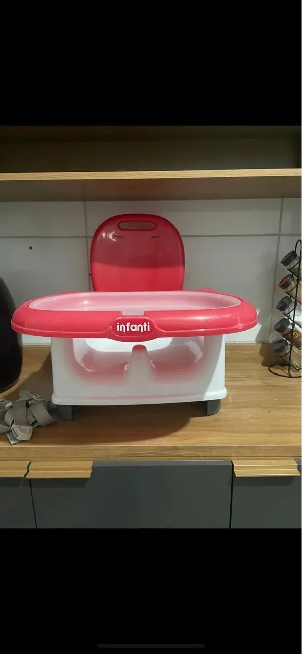 Cadeirinha de alimentação 