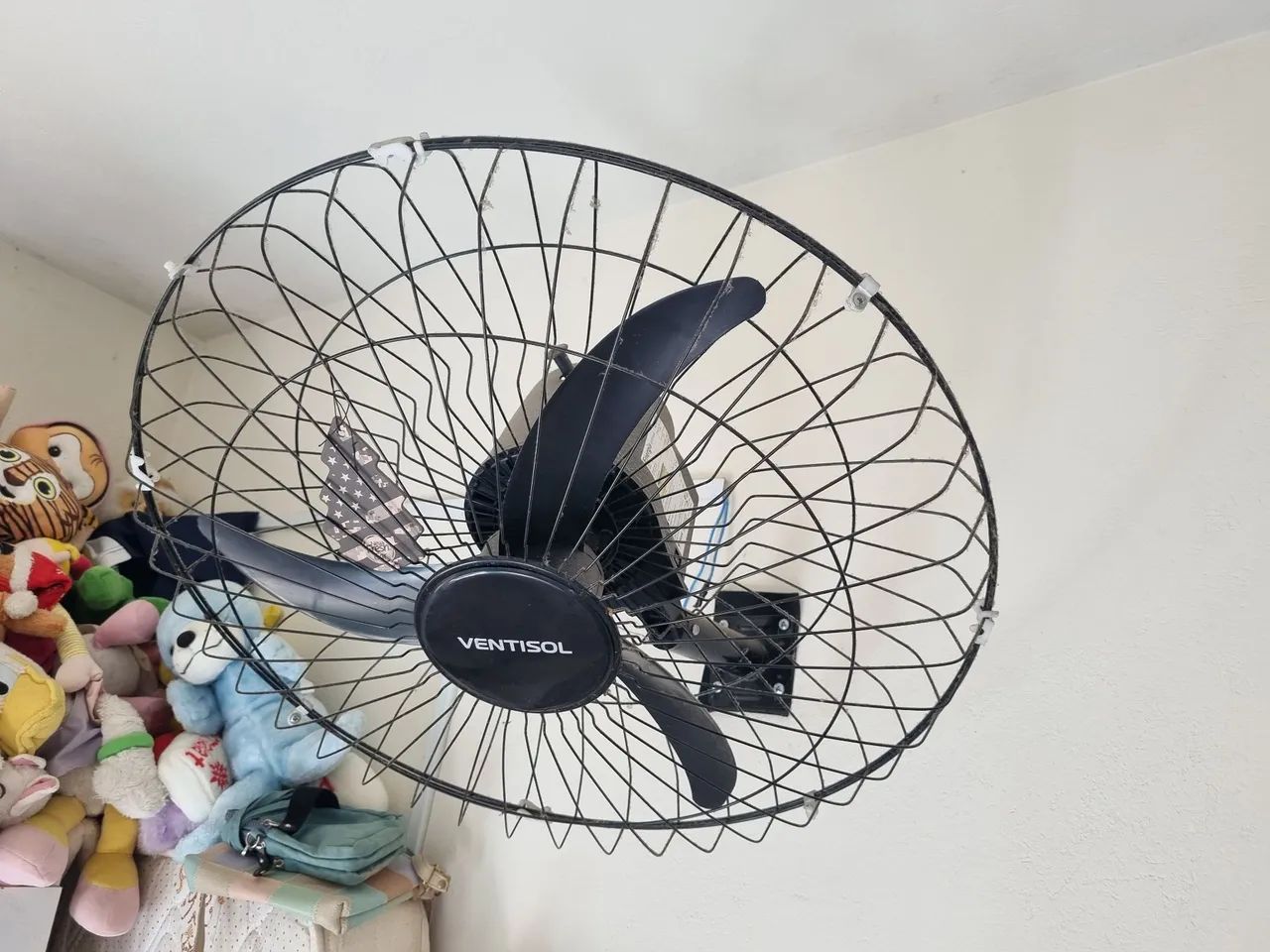 Vendo ventilador de parede grande - Foto 2