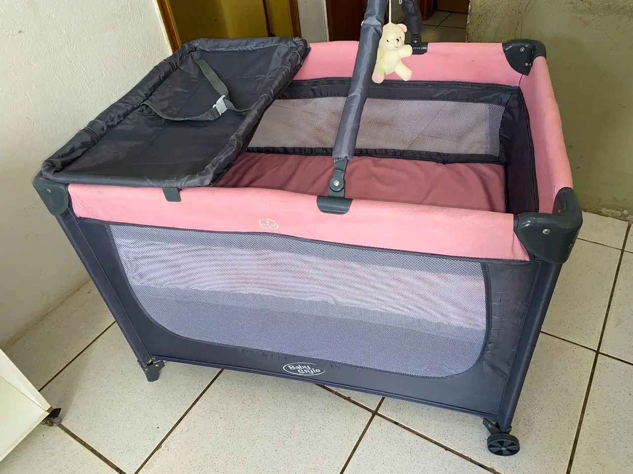 Cercadinho Rosa e Cinza em Ótimo estado!
