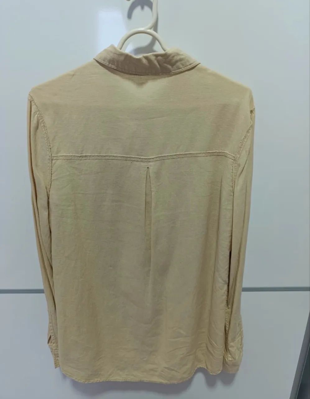 Camisa feminina bege  - Foto 2