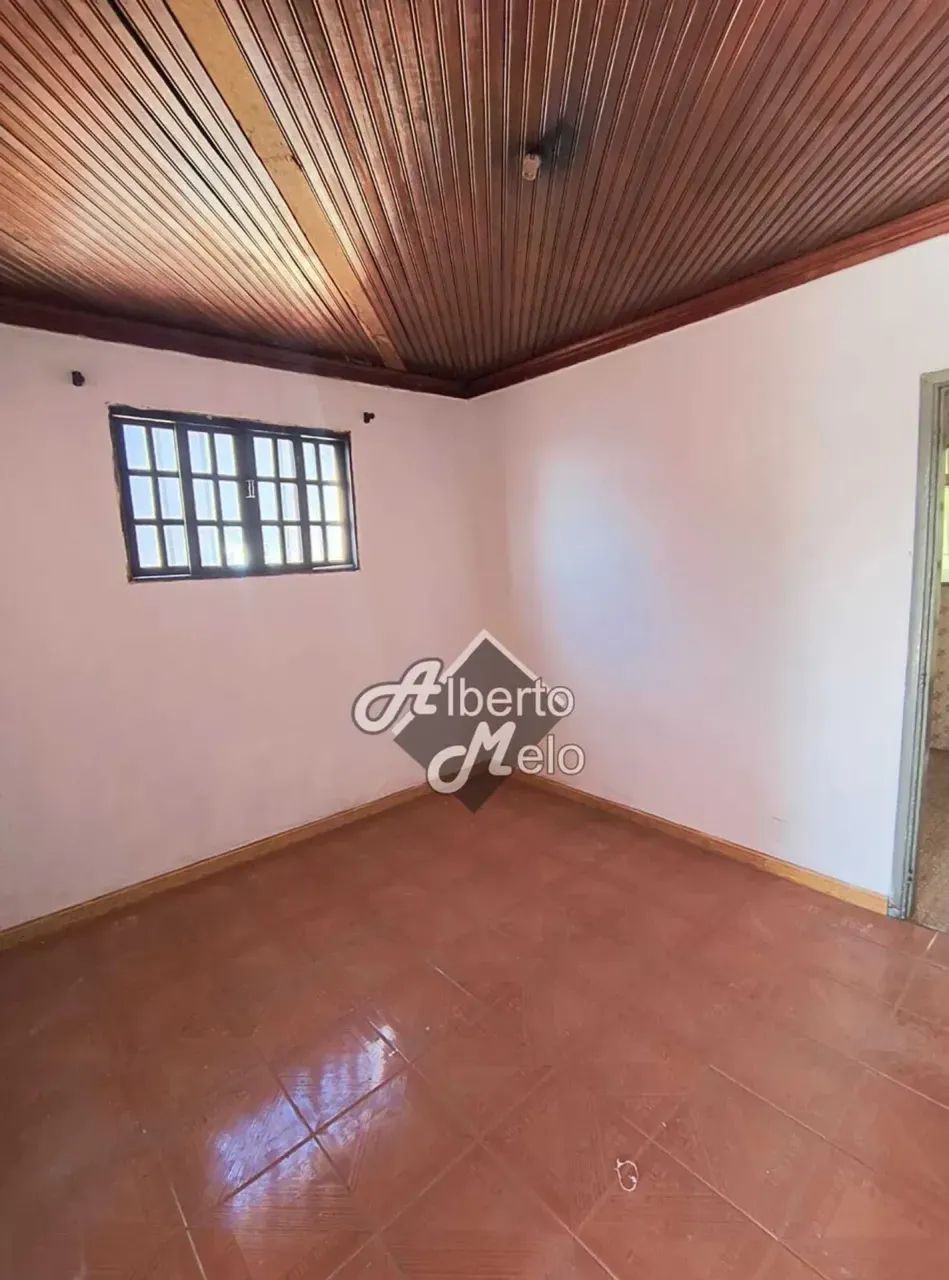 ALUGA-SE CASA NO ITAIM PTA.