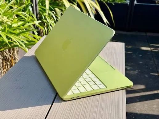 MacBook Neo/ Verde/ 13"/ 256gb - Novo  - Foto 4