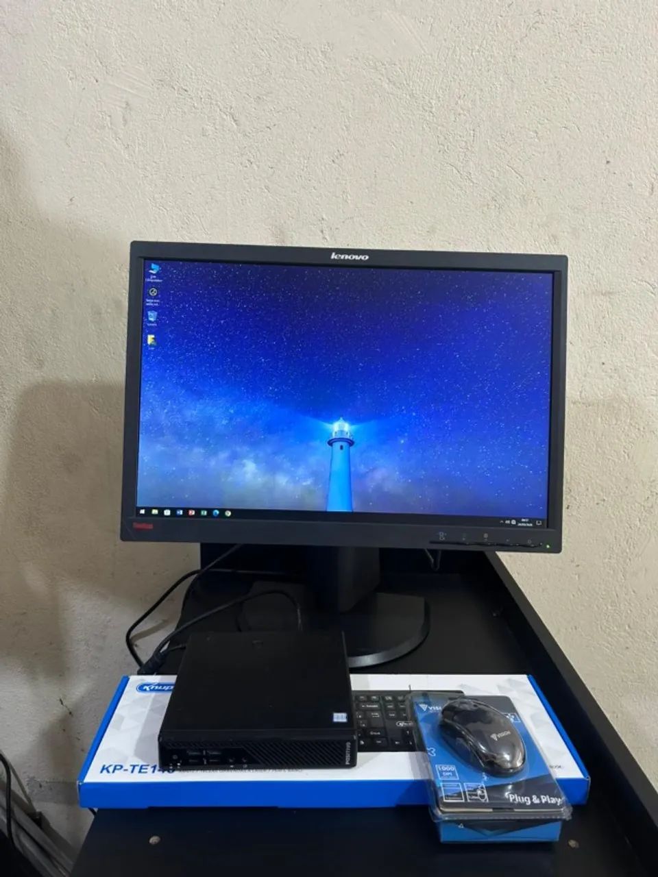Monitor Lenovo ThinkCentre 22" Widescreen - Excelente p/ Home Office, PC e Câmeras