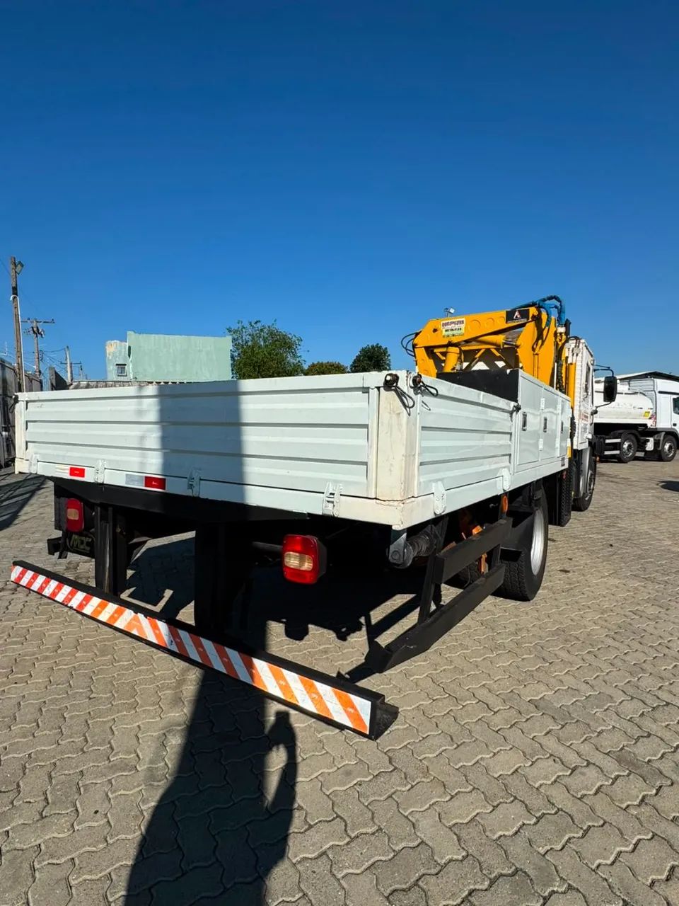 VW 14.190 4X2 2021 MUNCK 14 TONELADAS COM CABINE SUPLEMENTAR - Foto 12