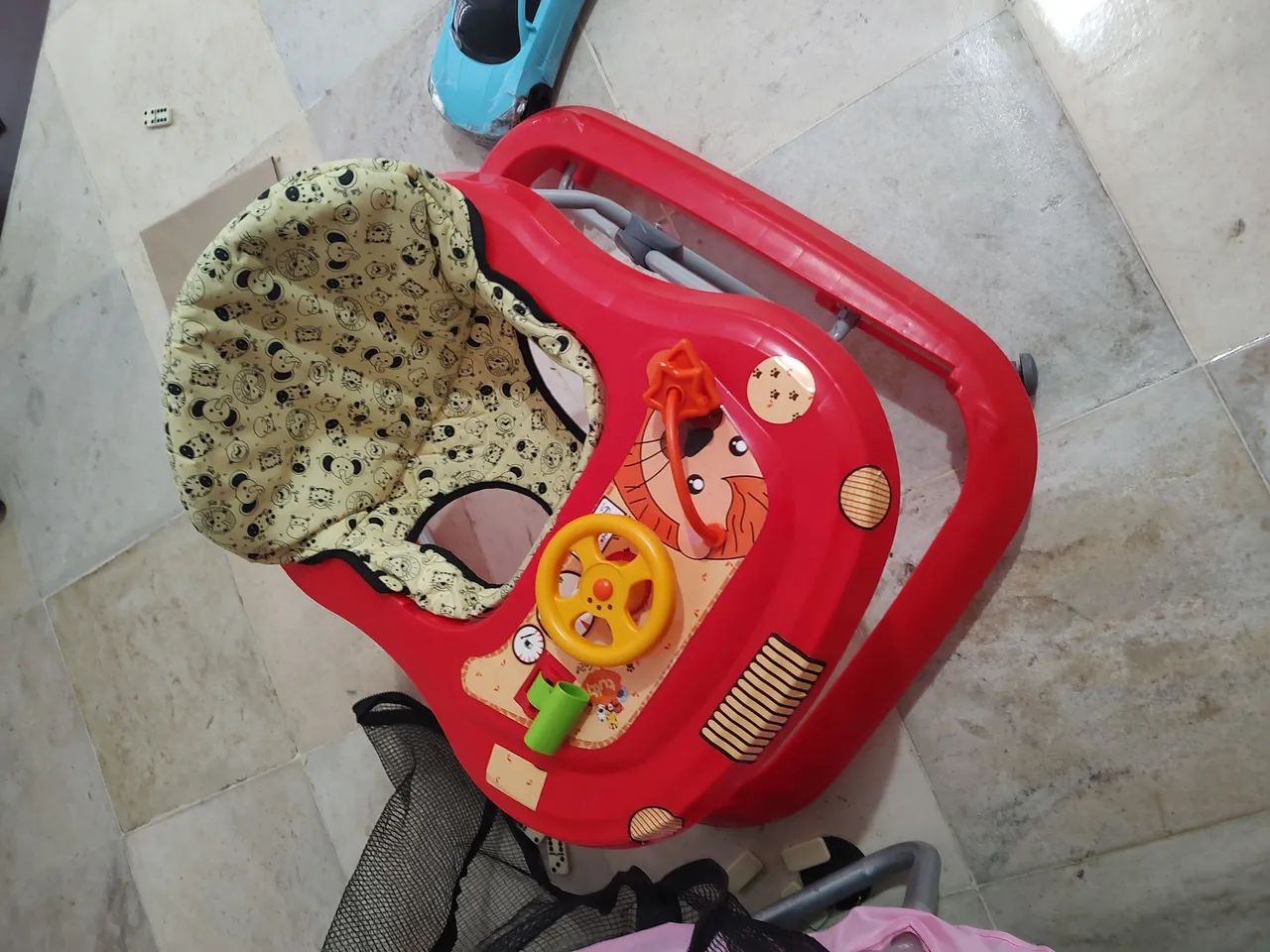 Andador vermelho 