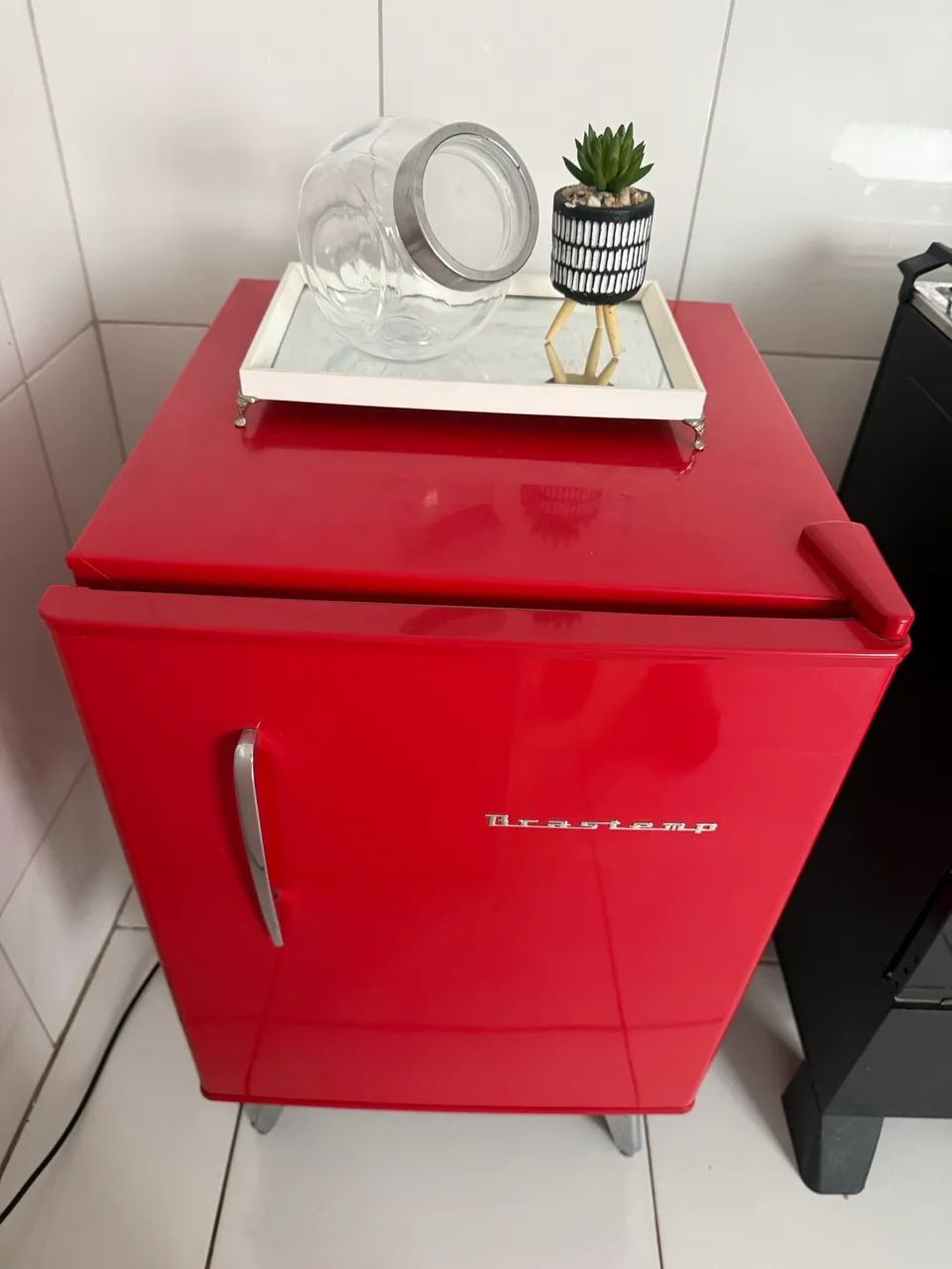 Frigobar Brastemp Retrô 76 Litros Classic Red - Foto 2