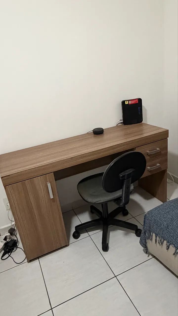 Mesa  de estudo e escritório 