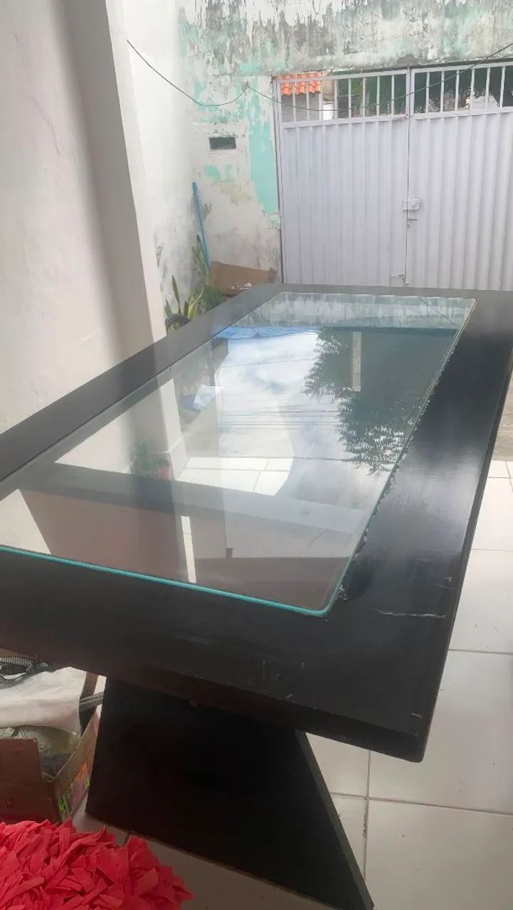 Mesa tampo de vidro pra vender, sem as cadeiras  - Foto 2