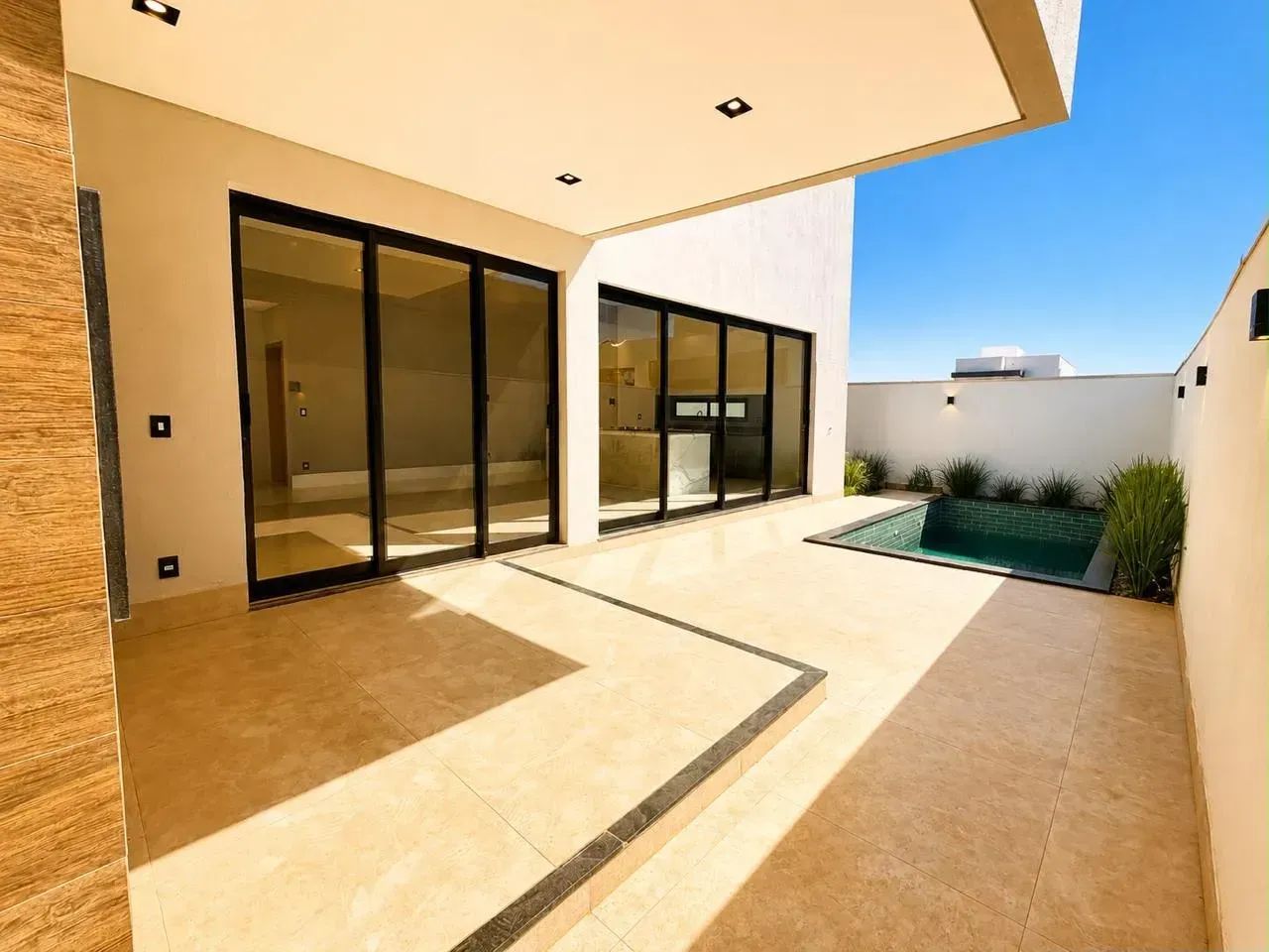 Excelente casa térrea no Cond. Primor das Torres para venda com 3 suítes - Foto 3