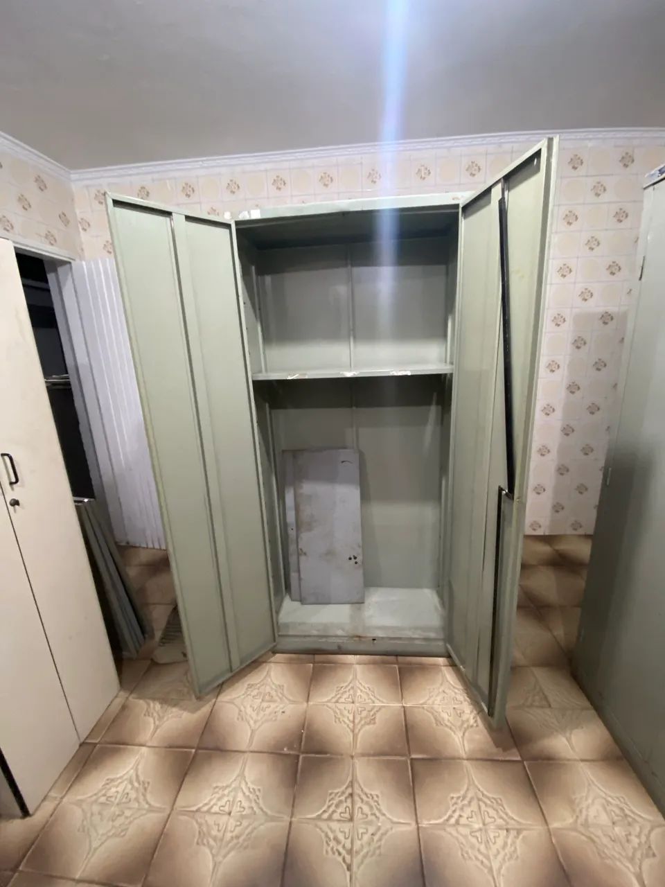 Armário de aço com 2 portas e 3 prateleiras - Foto 4
