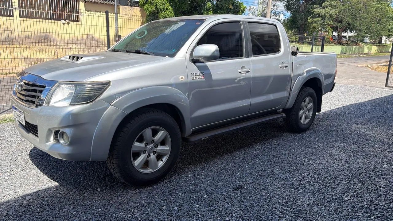 Toyota Hilux Hilux CD SR D4-D 4x4 3.0 TDI Dies Aut. 2013