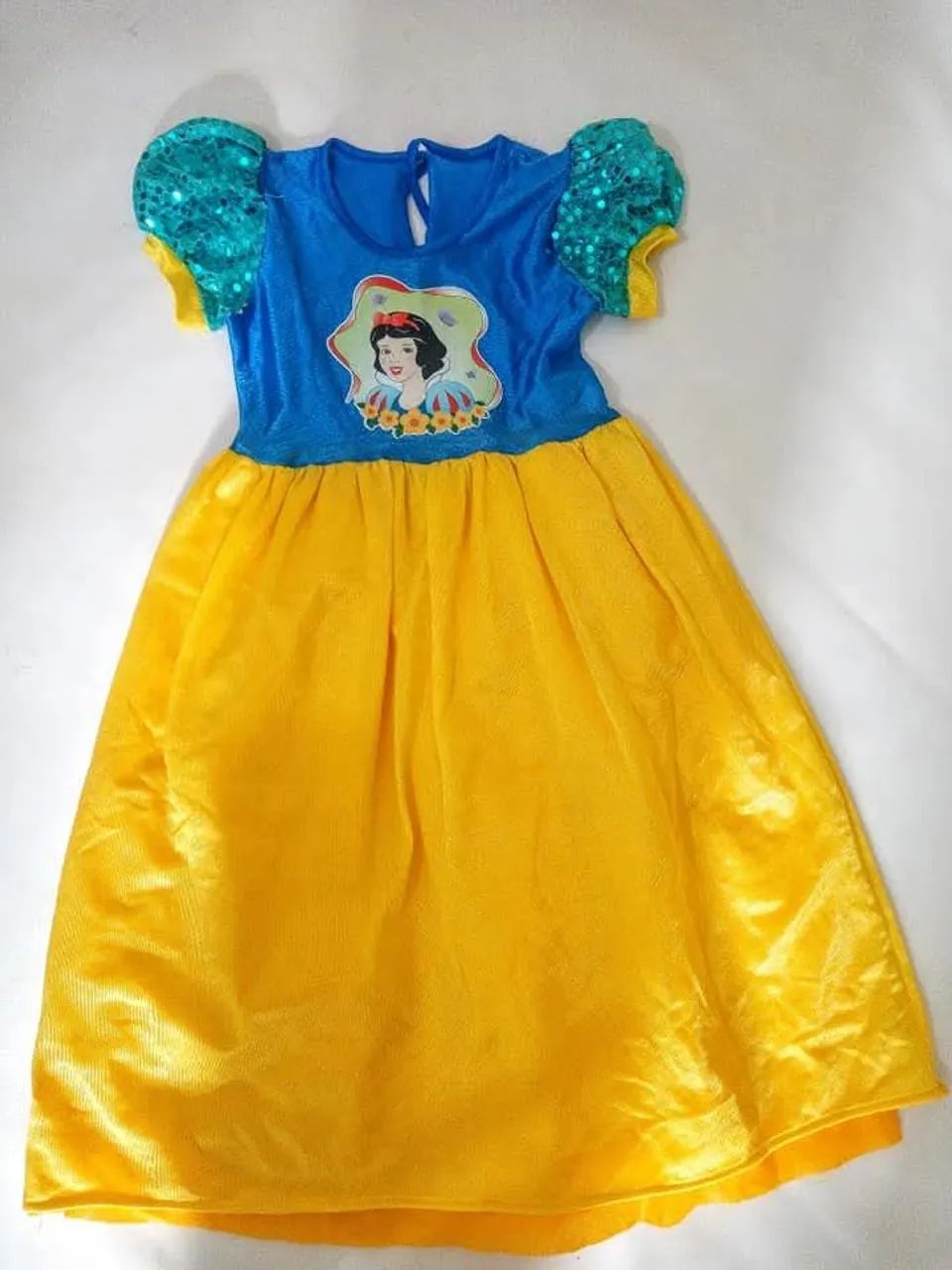 Vestido fantasia Branca de Neve tamanho 6 - Foto 3