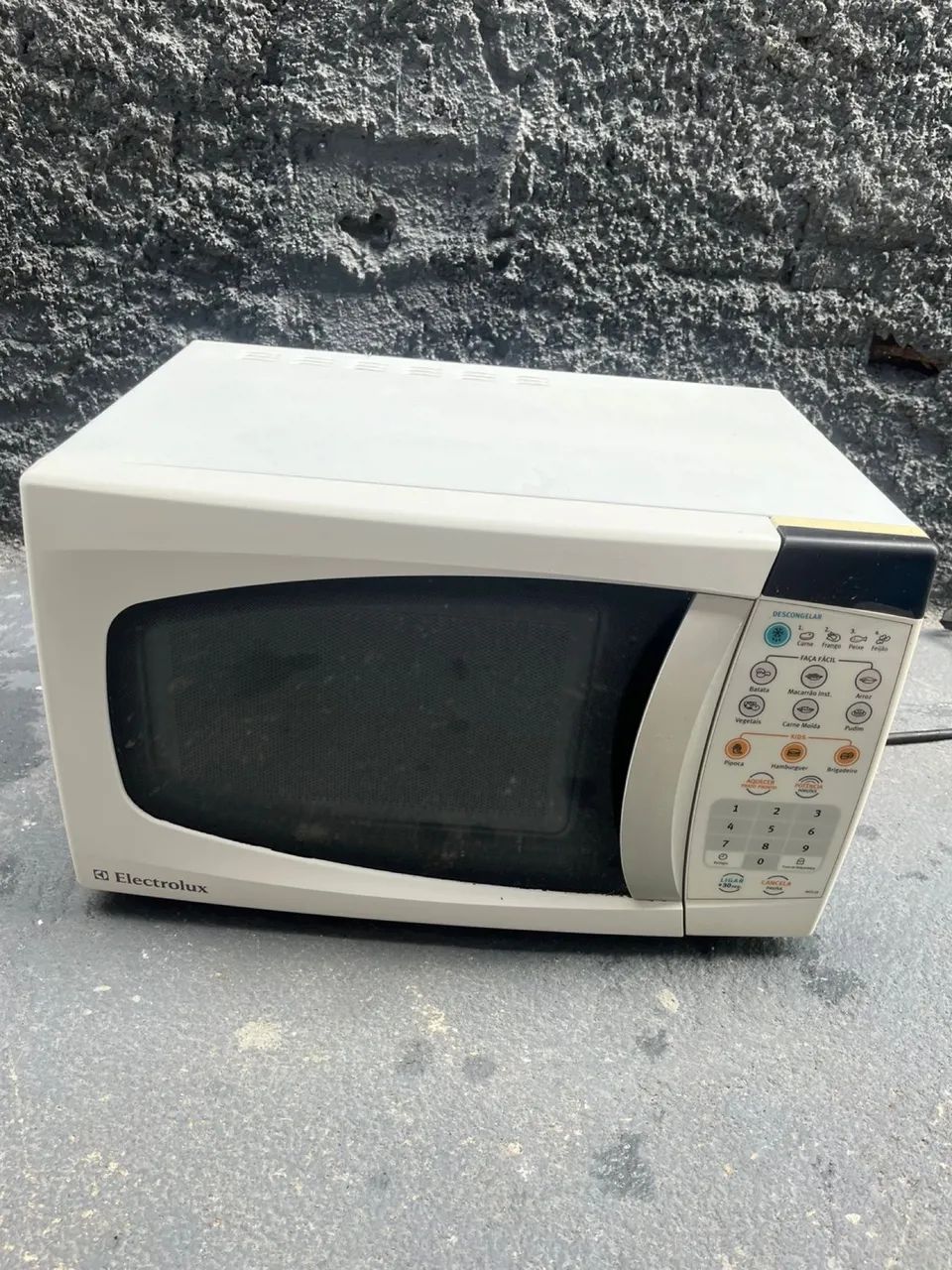 Micro-ondas Electrolux MEF28 - Funcionando - Foto 4