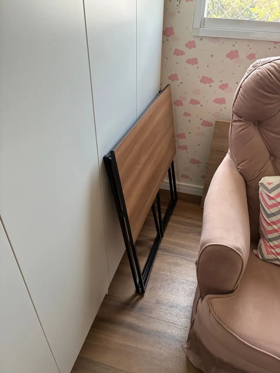 Mesa retrátil - muito prática funcional - Foto 3