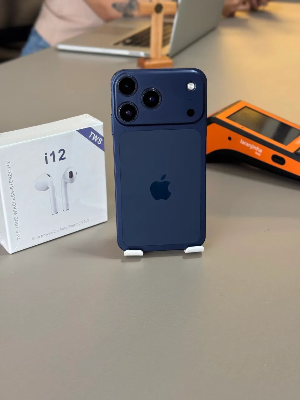 iPhone XR 64 gigas transformado em 17 Pro - Celulares e