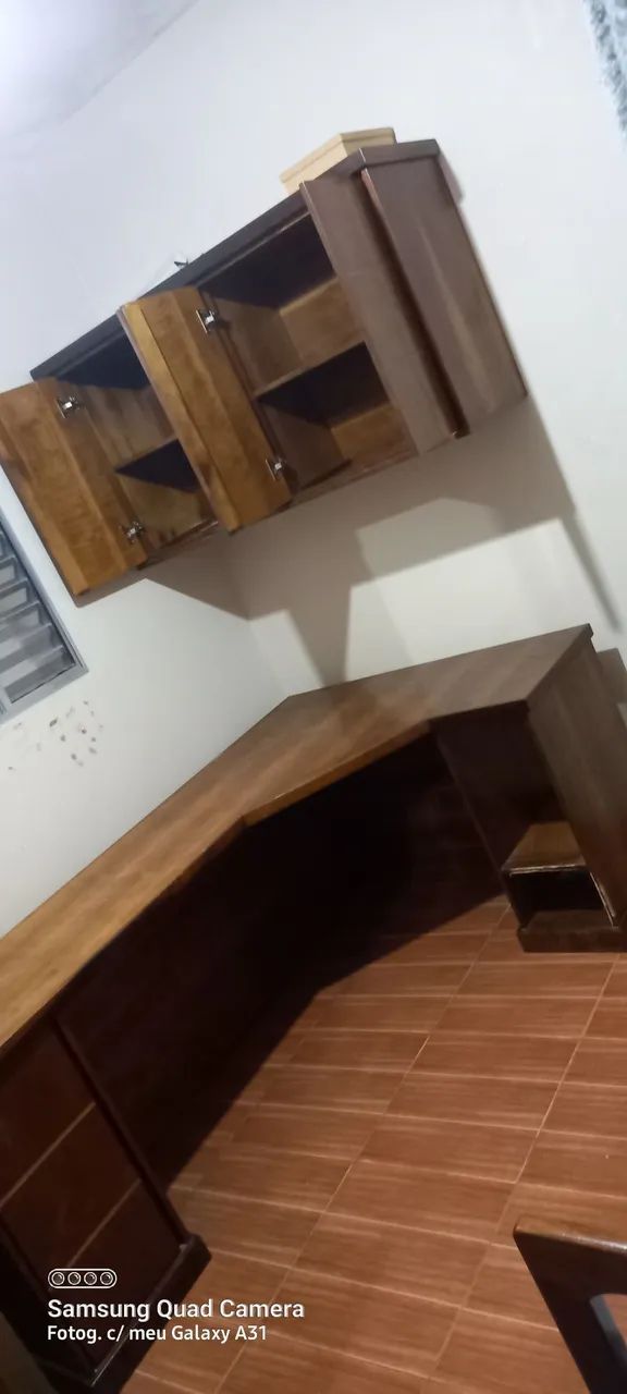 Mesa de escritório com armário suspenso - Foto 2