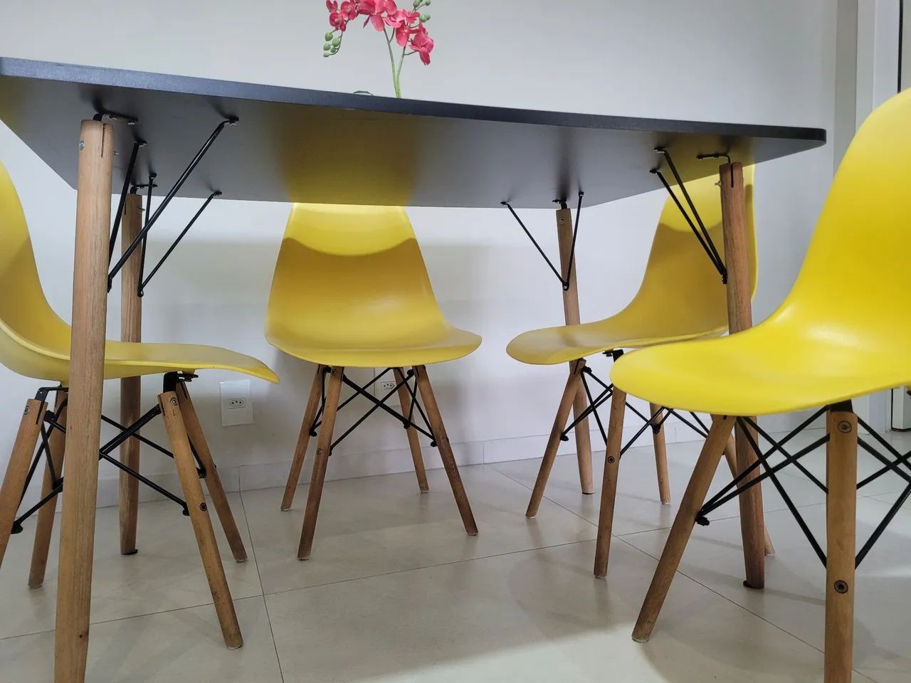 Mesa e cadeiras  - Foto 3