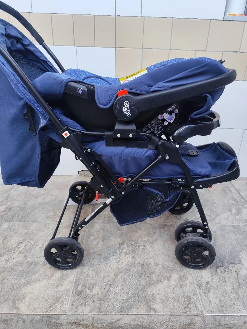 Carrinho de bebê com Bebê conforto  - Foto 5