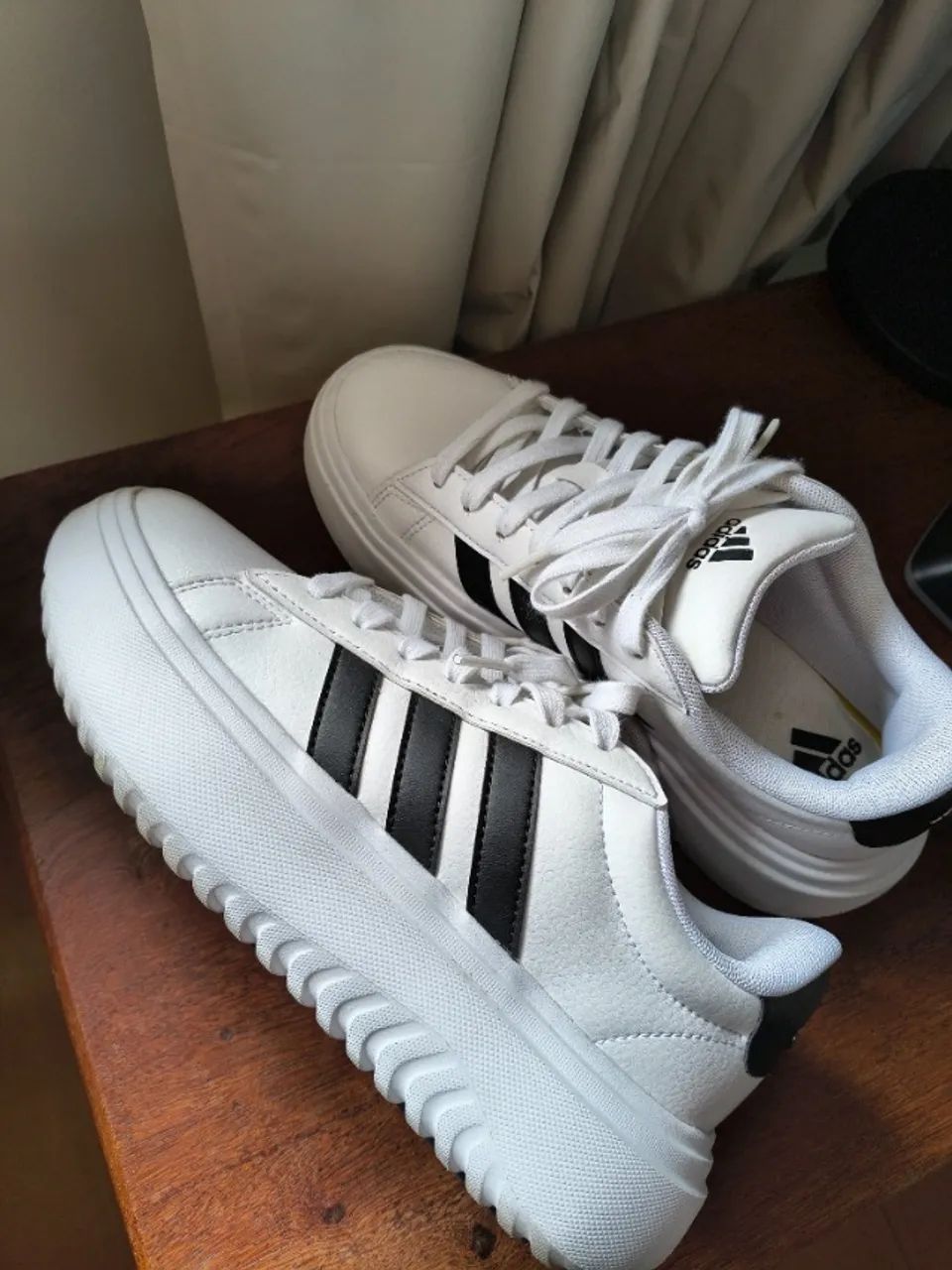 Tênis Adidas branco  - Foto 2