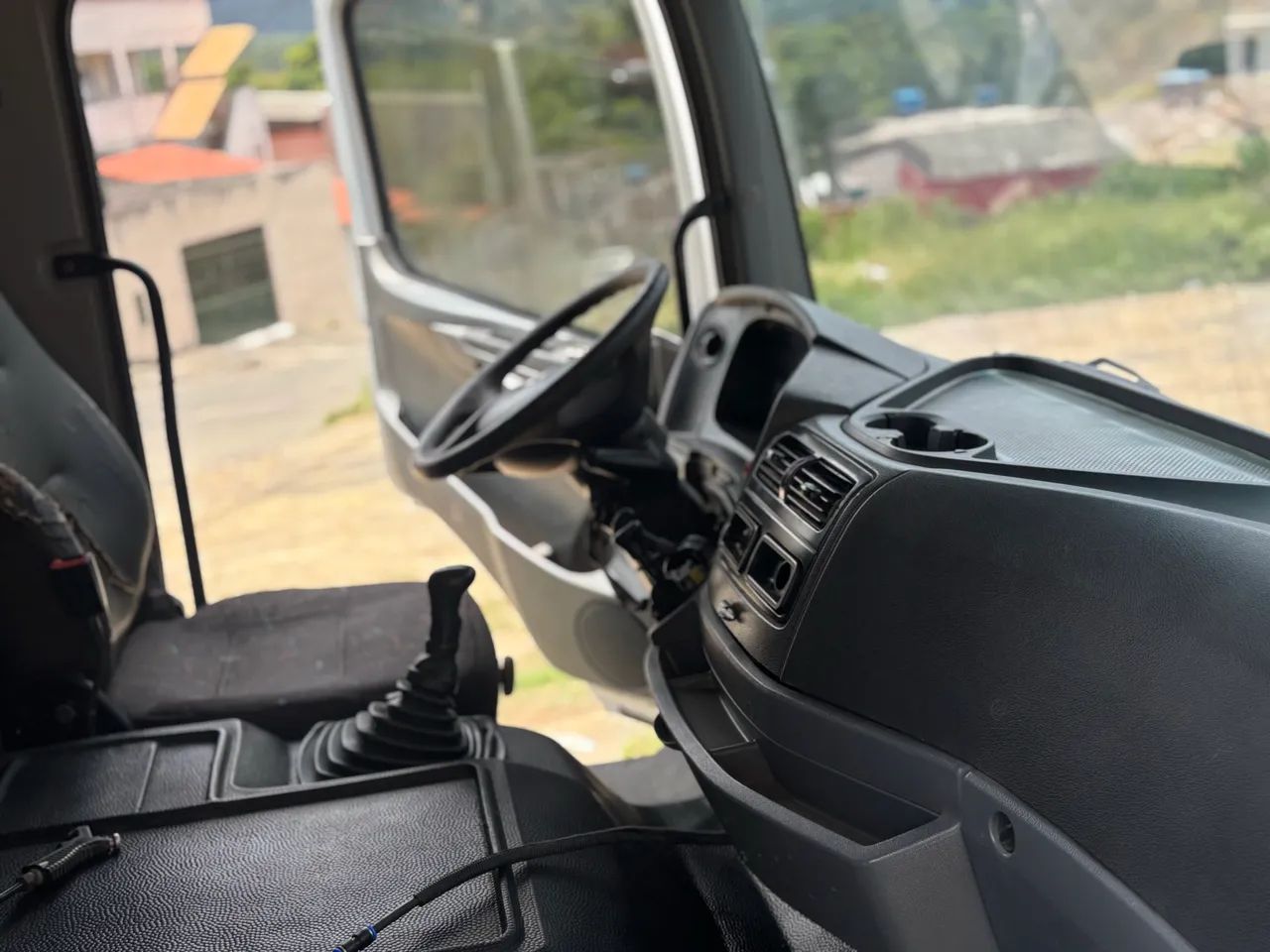 MB AXOR 2831 Caçamba com ar condicionado traçado 6x4 bem conservado  - Foto 13