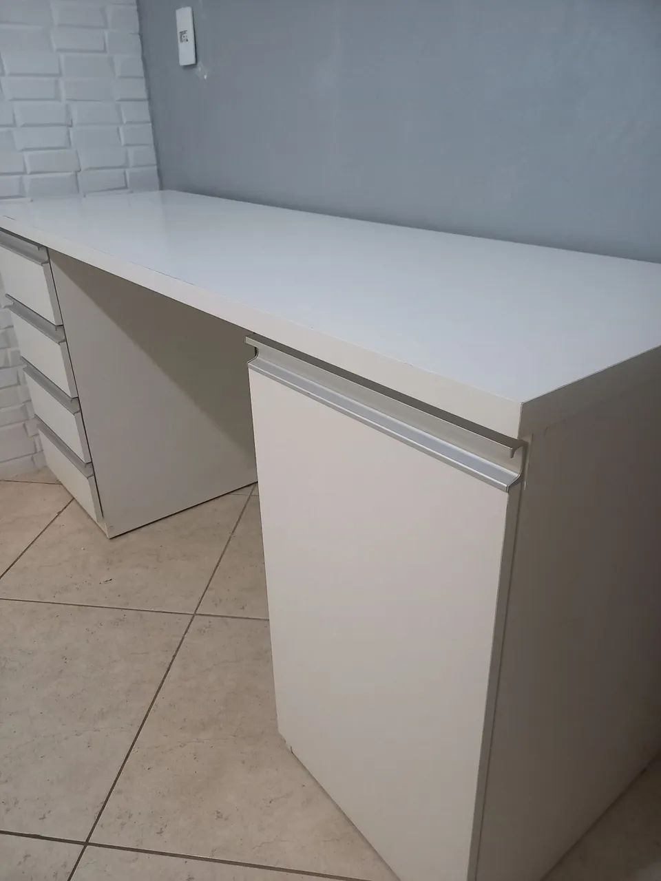 Escrivaninha MDF com armário e gaveteiro  - Foto 3